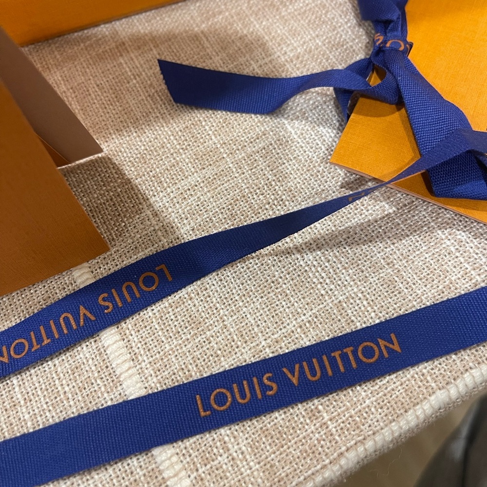 Louis Vuitton store box - Picture 2 of 4
